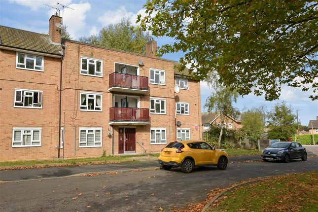 St. Stephen's Crescent, Brentwood, Essex 2 bed flat for sale