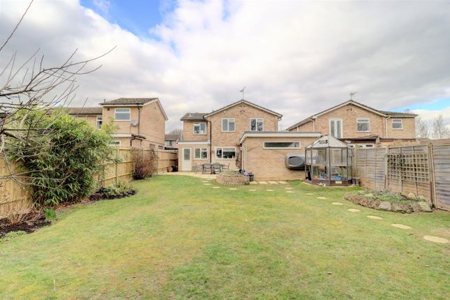 Hawthorn Crescent, High Wycombe HP15 4 bed detached house for sale