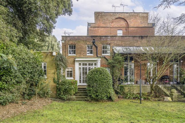 173 Stanmore Hill, Stanmore HA7 2 bed flat for sale