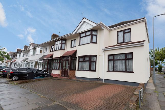 5 bedroom end of terrace house for sale