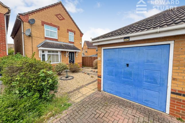 Curlew Grove, Peterborough PE2 4 bed detached house for sale