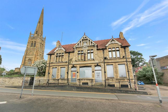 High Street South, Rushden NN10 Detached house for sale