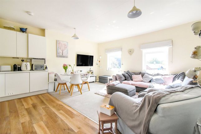 Elms Road, Hampshire RG27 2 bed maisonette for sale