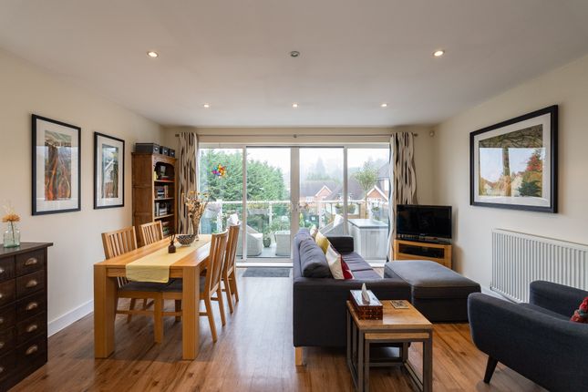 Hill View, Dorking 2 bed apartment for sale