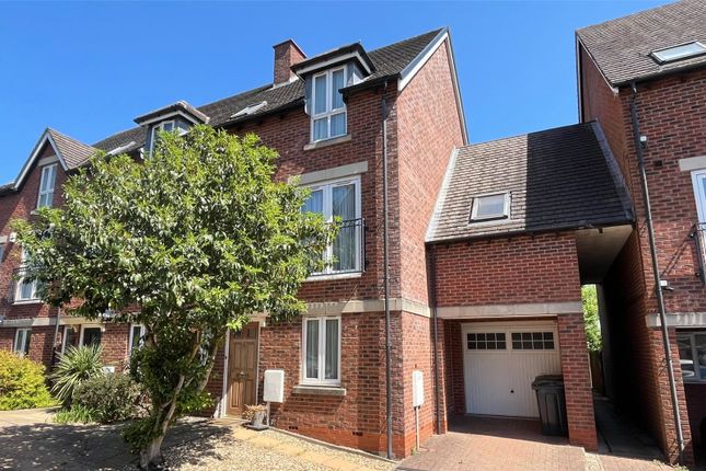 Hillcrest, Derbyshire DE56 4 bed end of terrace house for sale