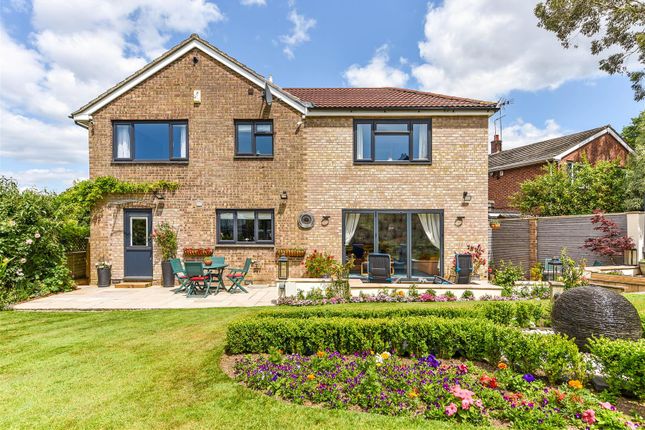 5 bed detached house