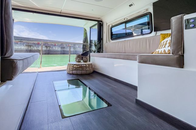 4 bed flat