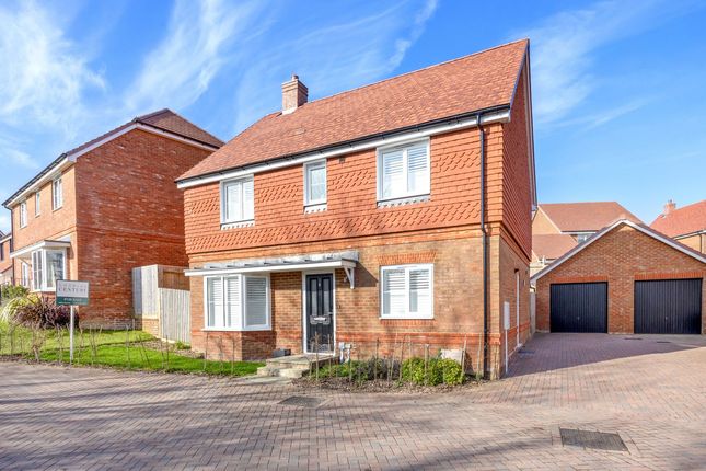 Bluebell Way, Crowborough, TN6 4 bed detached house for sale