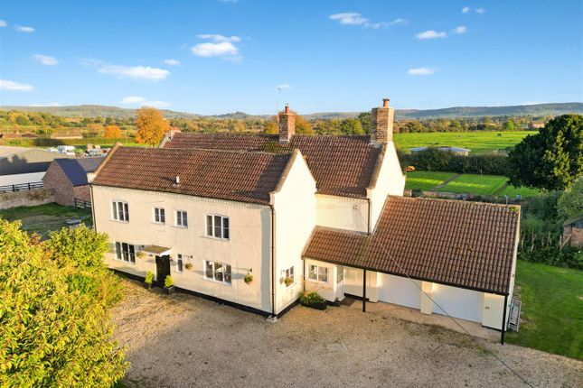 4 bed detached house