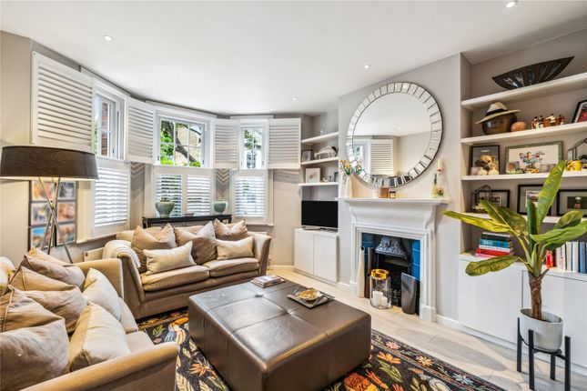 Marius Mansions, Marius Road, London... 2 bed apartment for sale