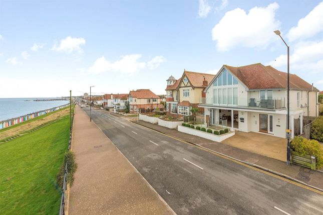 Western Esplanade, Herne Bay 2 bed ground floor flat for sale