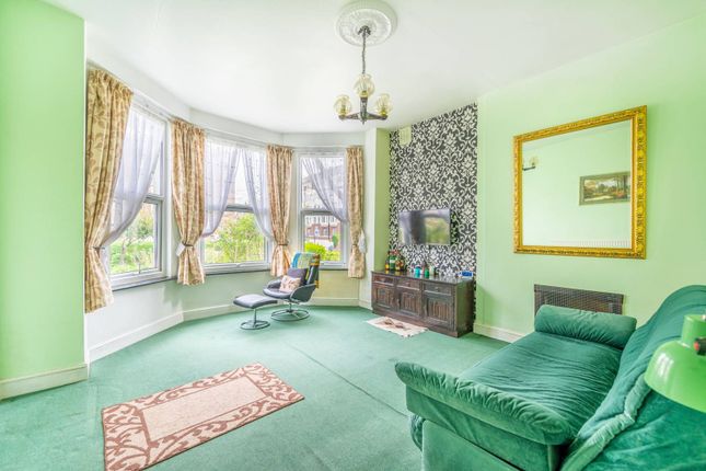 Shoot Up Hill, Kilburn, London, NW2 1 bed flat for sale