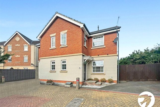 Realgar Court, Sittingbourne, Kent, ME10 2 bed terraced house for sale