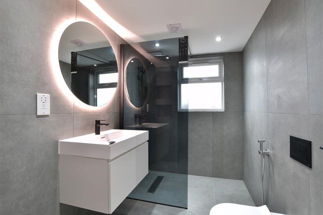 5 bed terraced house