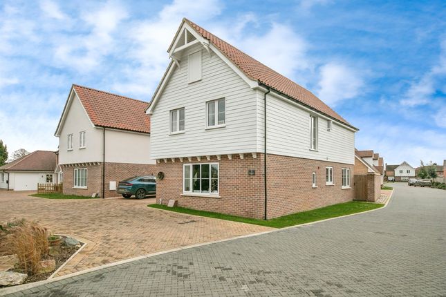 4 bed detached house