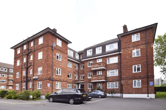 North End Road, Wembley, Middlesex 2 bed flat for sale