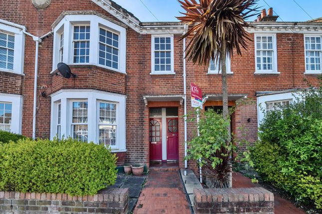 Swaby Road, Earlsfield, London, SW18 3 bed flat for sale