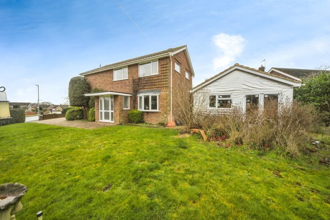 4 bed detached house