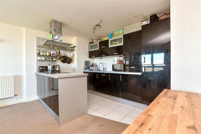 Throwley Way, Sutton, Surrey 2 bed flat for sale