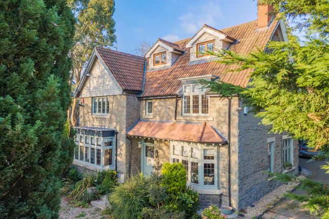 5 bed detached house