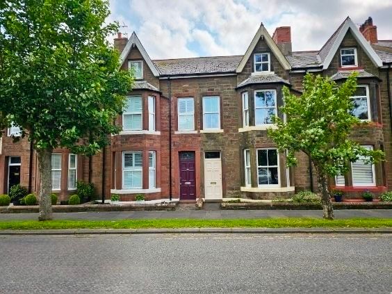 Lawn Terrace, Wigton 5 bed terraced house for sale