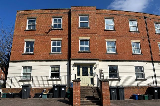 Fairby Close, Tiverton EX16 2 bed flat for sale