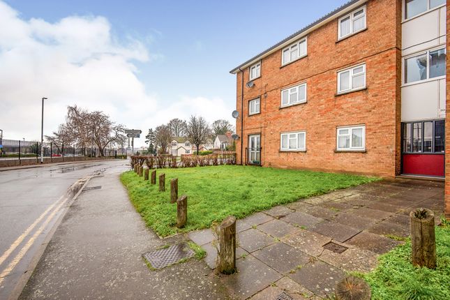 2 bedroom ground floor flat for sale