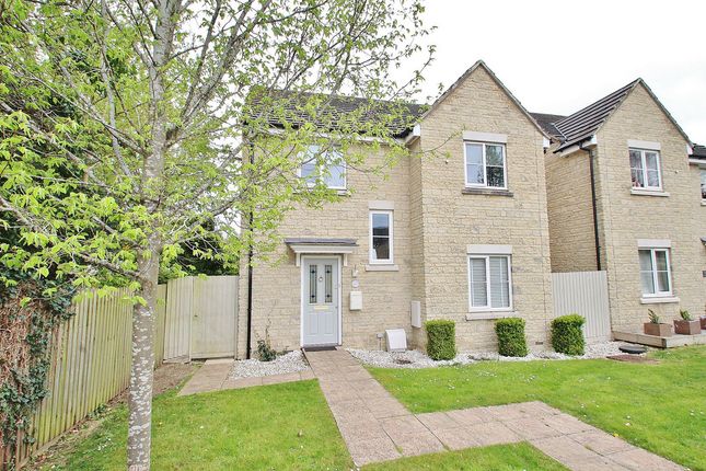 Burford Road, Carterton, OX18 4 bed detached house for sale