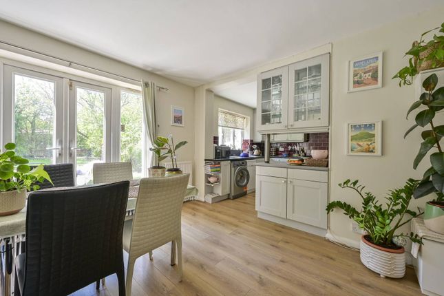 Larpent Avenue, Putney, London, SW15 2 bed flat for sale