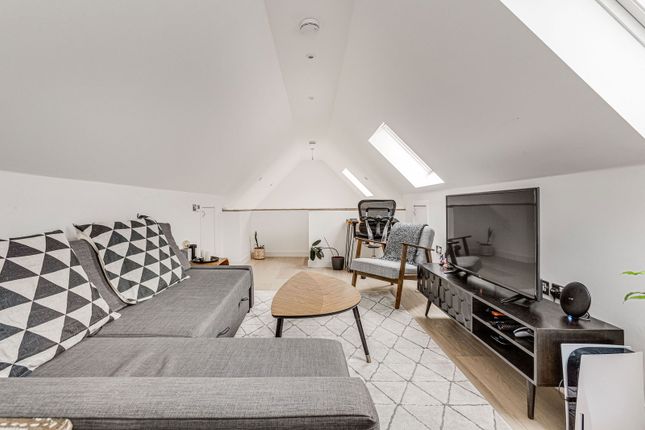 London  SE15 1 bed flat for sale