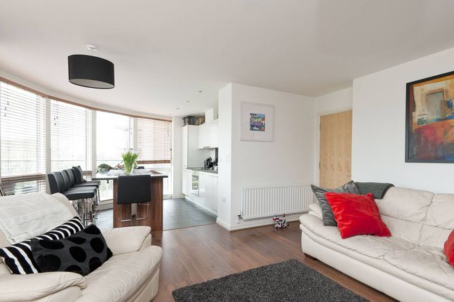 Great West Quarter, Brentford, TW8 2 bed flat for sale