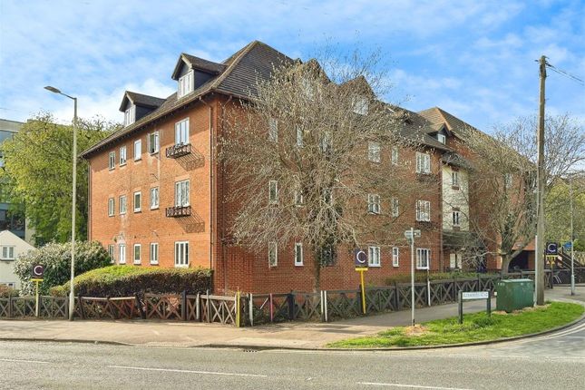 Alexandra Road, Hemel Hempstead HP2 2 bed flat for sale