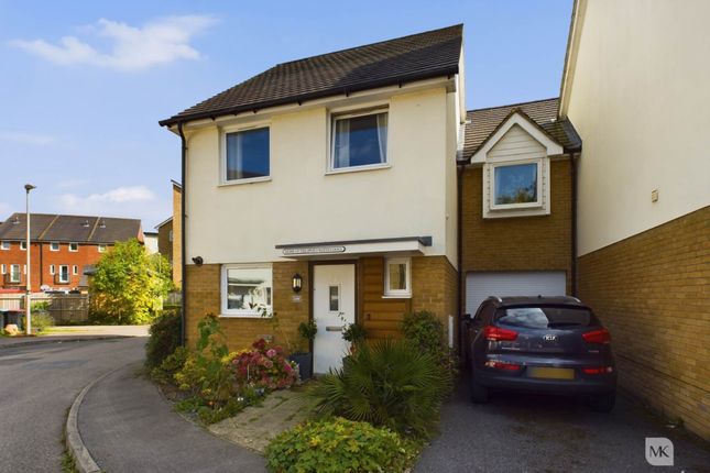 Grove Corner, Milton Keynes MK14 3 bed link detached house for sale