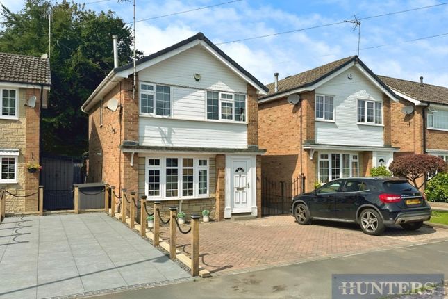 Cricketers Green, Yeadon, Leeds 3 bed detached house for sale