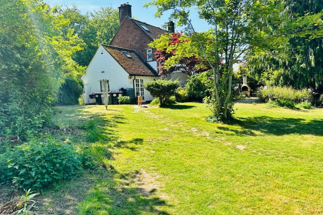 5 bedroom semi-detached house for sale