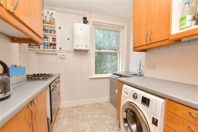 Farningham Road, Caterham, Surrey 2 bed ground floor maisonette for sale