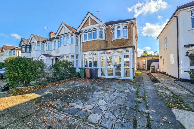 Woodfield Drive, Gidea Park, RM2 3 bed end of terrace house for sale