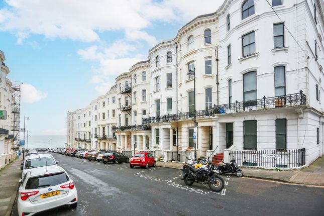 Chesham Place, Brighton, BN2 2 bed flat for sale