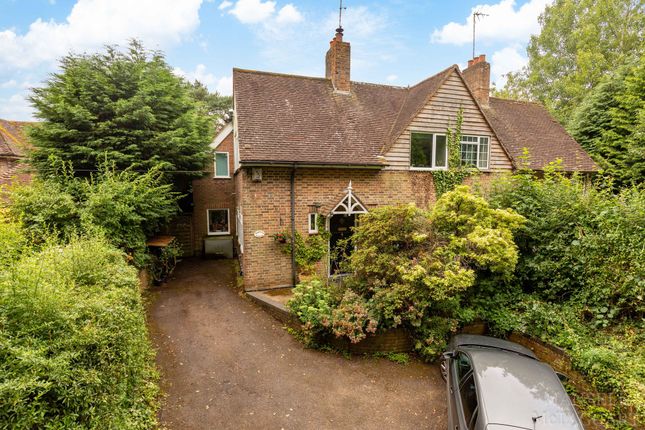 Imberhorne Lane, East Grinstead RH19 3 bed cottage for sale