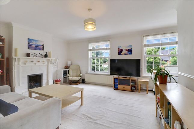 3 bedroom flat for sale