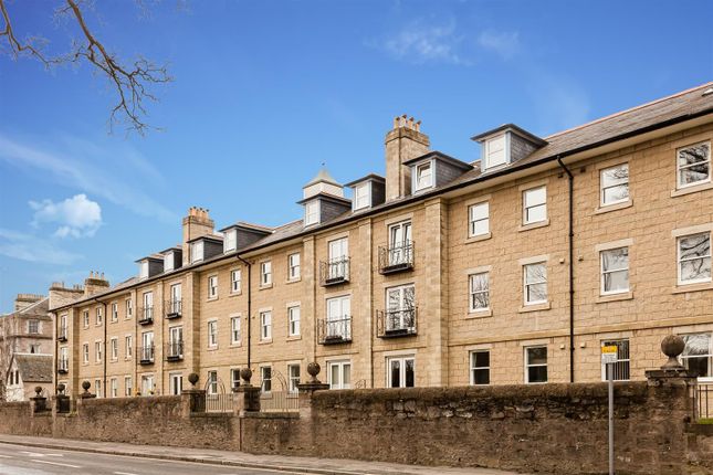 3 bedroom maisonette for sale