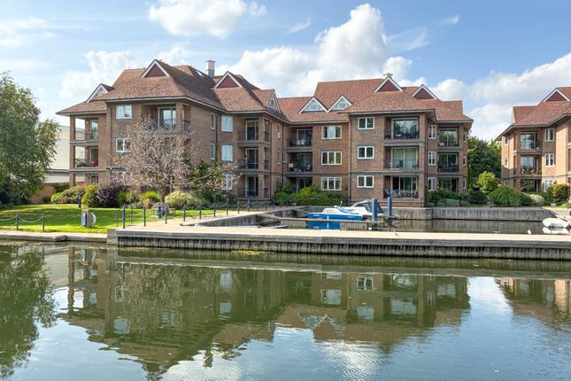 Mariners Way, Cambridge 2 bed apartment for sale