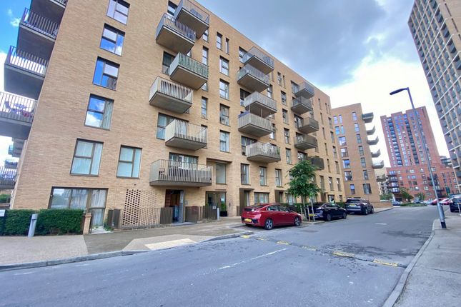 Peregrine Apartments, Moorhen Drive... 2 bed flat for sale