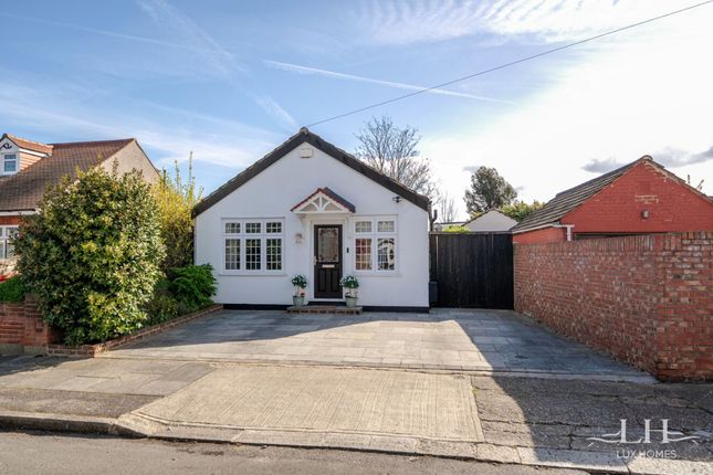 Babington Road, Hornchurch 2 bed bungalow for sale