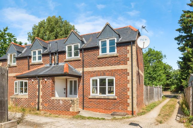 2 bedroom semi-detached house for sale