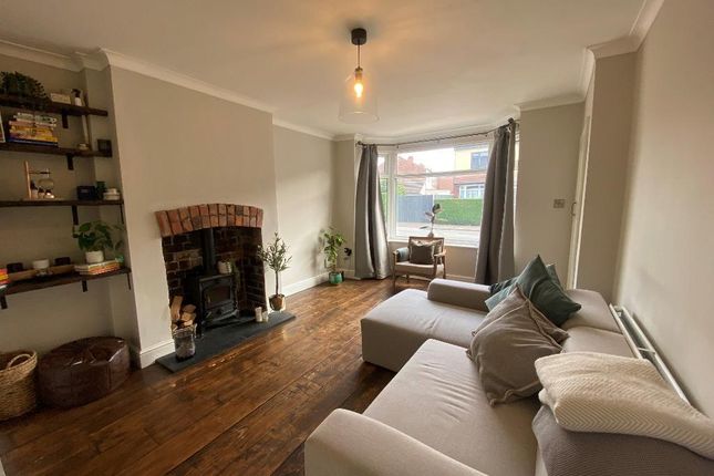 Kirkham Drive, Hull, HU5 2BT 2 bed semi