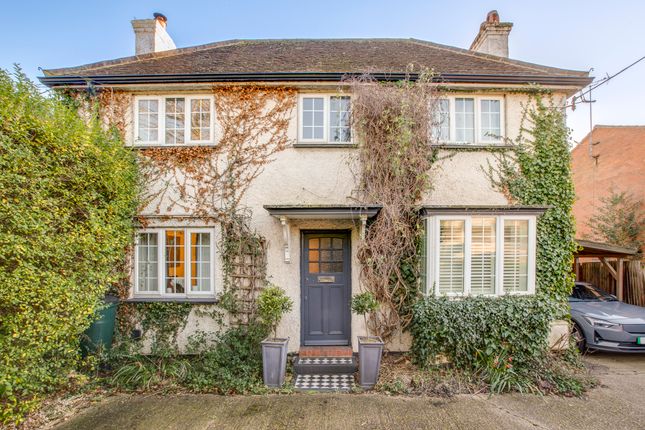 Marlow, Buckinghamshire 4 bed detached house for sale