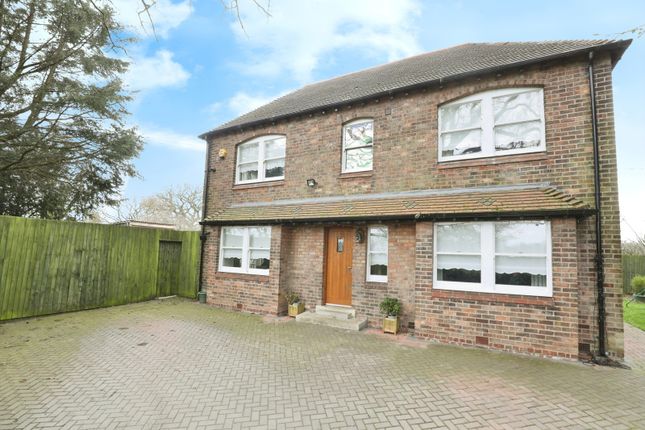 3 bed detached house
