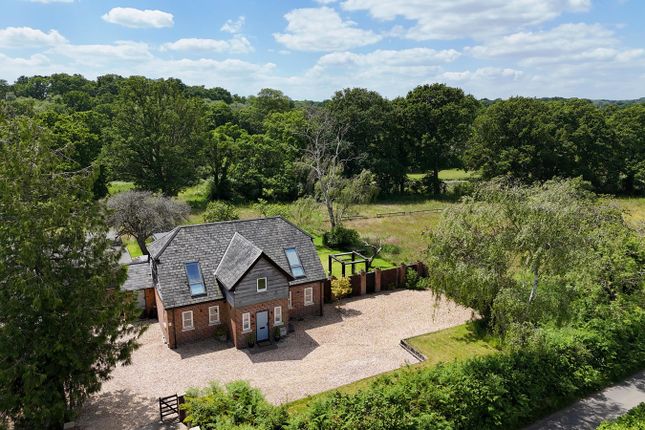 6 bed detached house