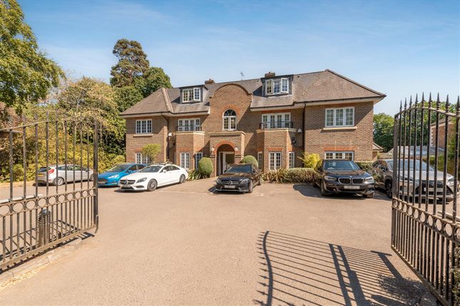 Alderbourne, Ascot 2 bed apartment for sale